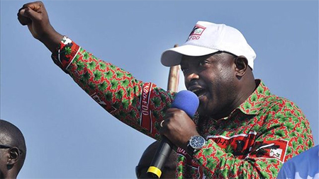 Los militares del golpe de Estado en Burundi anuncian su rendición